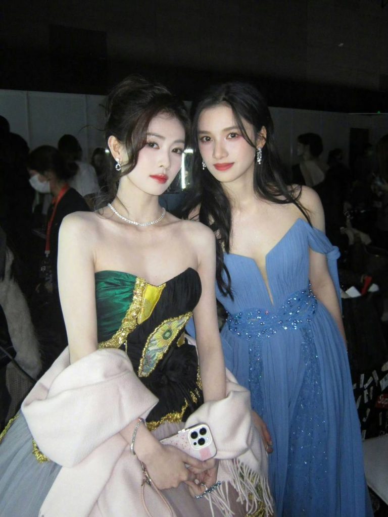 白鹿 张婧仪 合拍去衣-脱衣论坛-社区-小蓝书