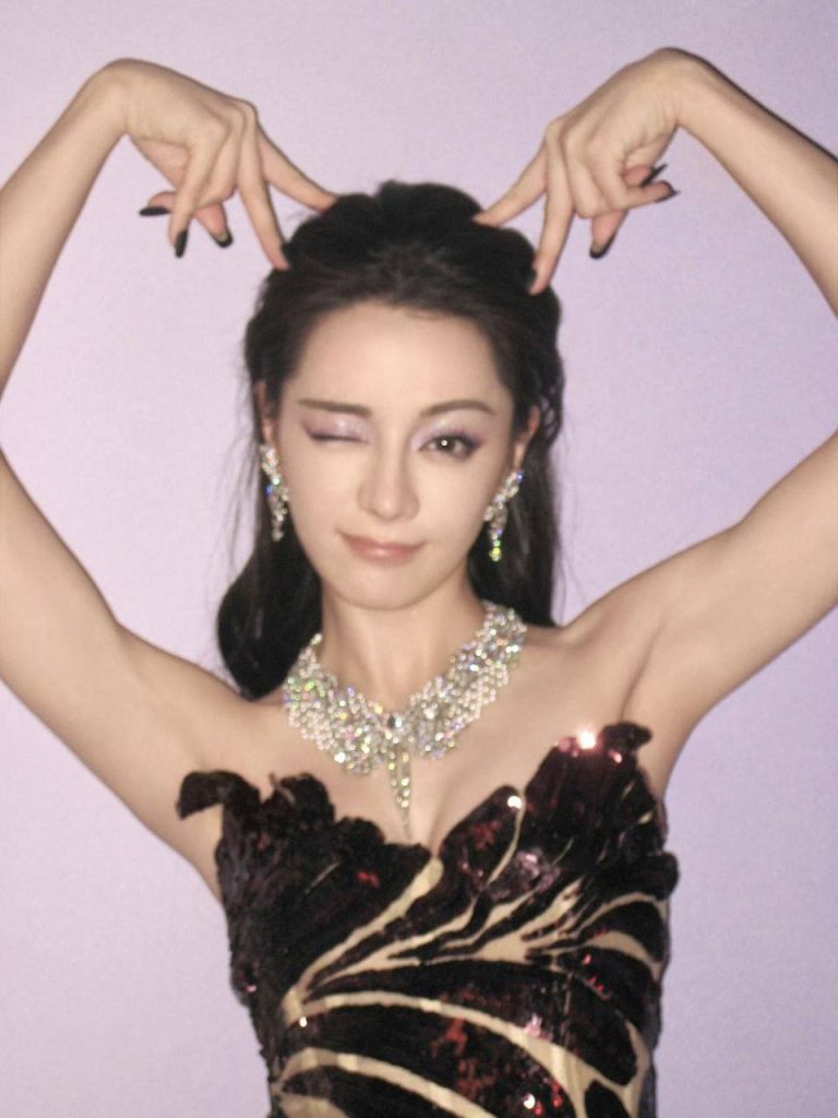 DL热巴 脱衣 1-脱衣论坛-社区-小蓝书