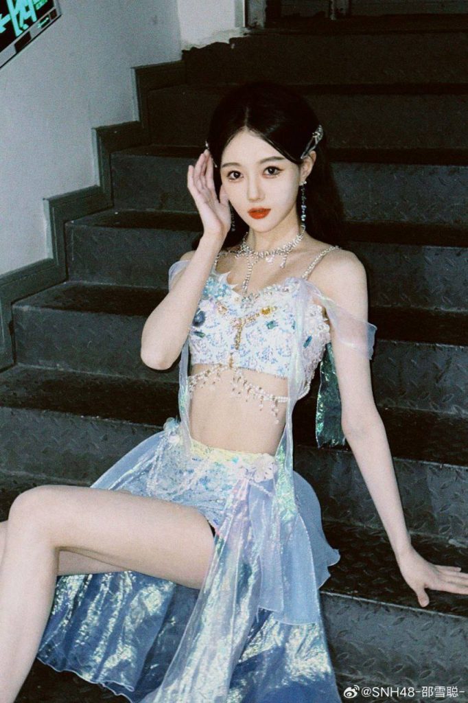 邵雪聪 原图去衣-脱衣论坛-社区-小蓝书