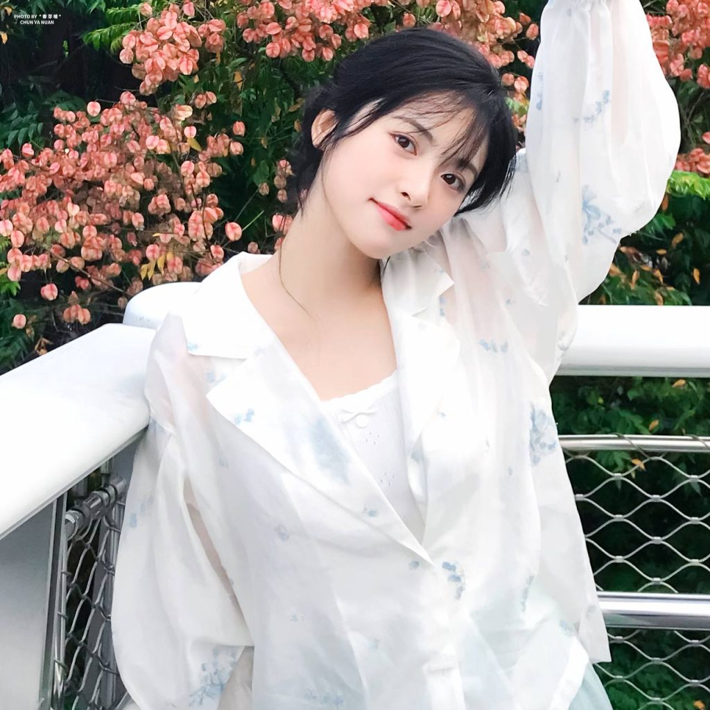 沈月 原图去衣-脱衣论坛-社区-小蓝书