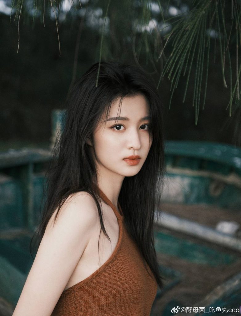 王楚然 原图去衣-脱衣论坛-社区-小蓝书