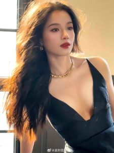 张婧仪 原图去衣-脱衣论坛-社区-小蓝书