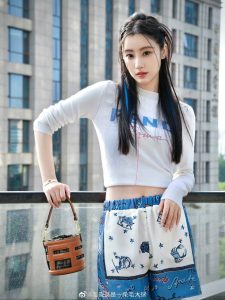毛晓慧 原图去衣-脱衣论坛-社区-小蓝书
